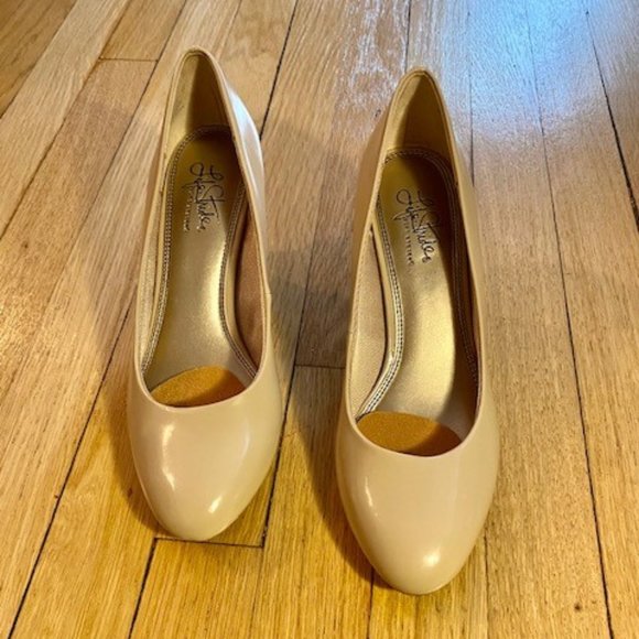 Life Stride Patent Pump - Size10 - Picture 7 of 13